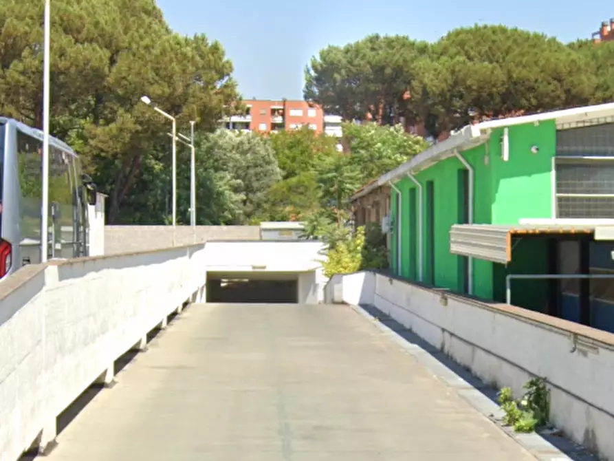 Immagine 7 di Garage in vendita  in Via di Grotta di Gregna a Roma