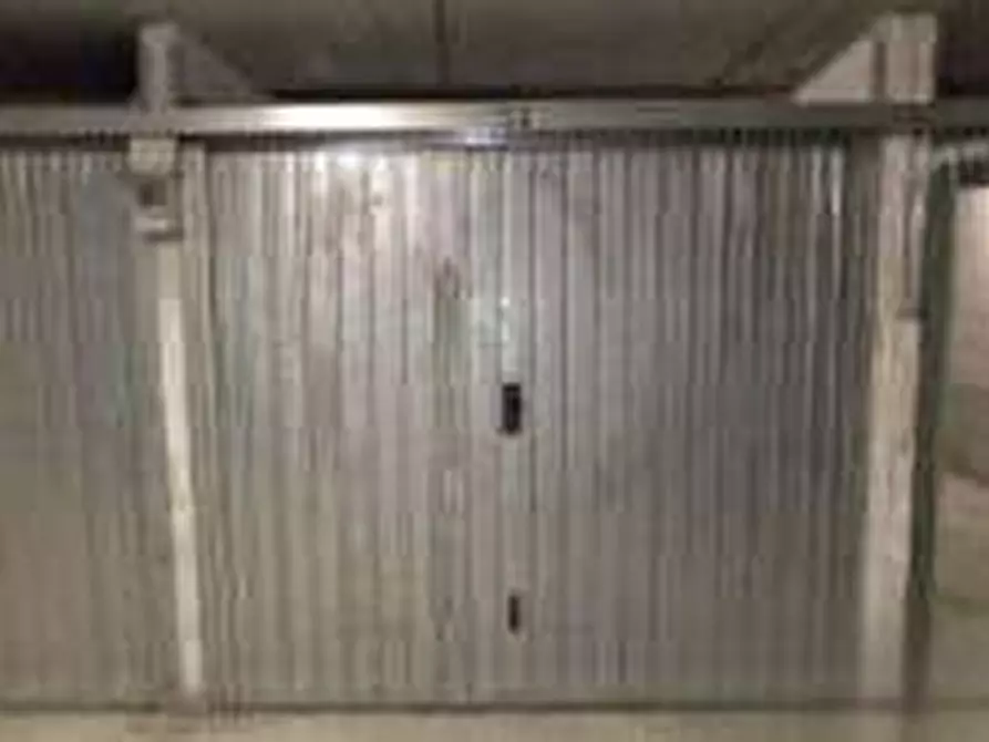 Immagine 1 di Garage in vendita  in Via di Grotta di Gregna a Roma