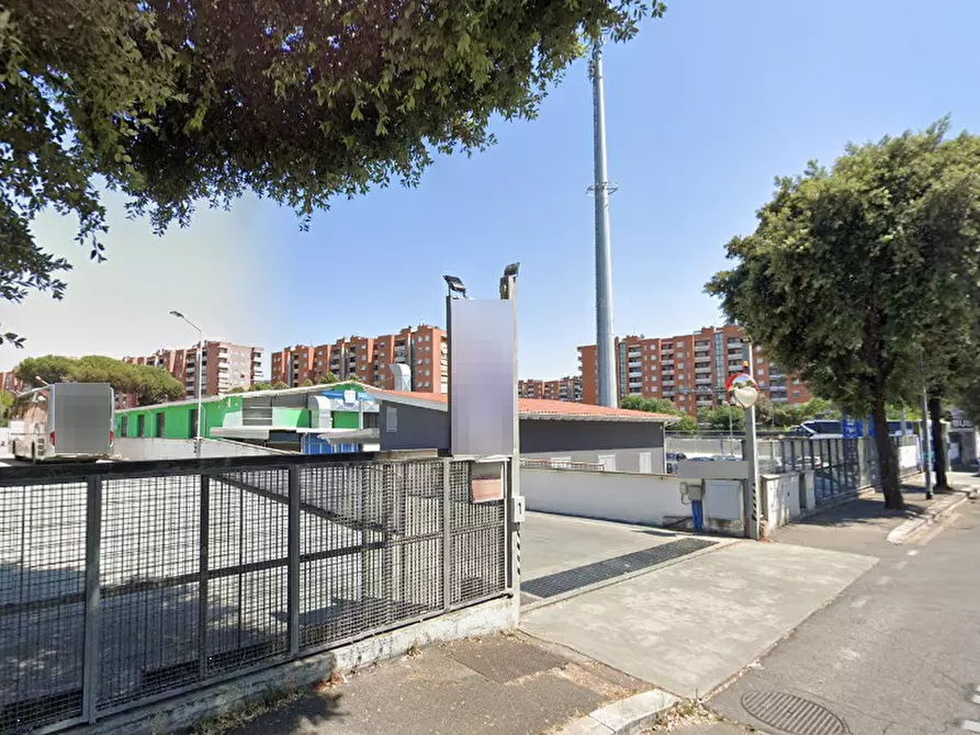 Immagine 5 di Garage in vendita  in via di Grotta di Gregna a Roma