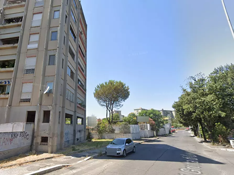 Immagine 16 di Garage in vendita  in via di Grotta di Gregna a Roma