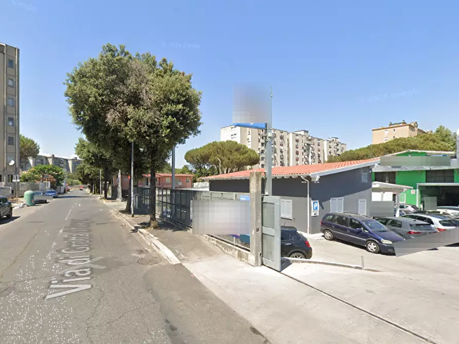 Immagine 9 di Garage in vendita  in via di Grotta di Gregna a Roma