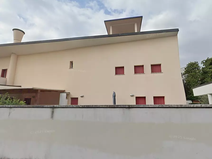 Immagine 1 di Appartamento in vendita  in Via Legione Antonini a Vicenza