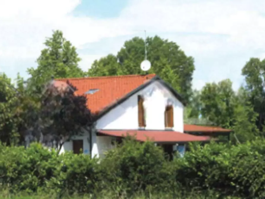 Immagine 1 di Casa indipendente in vendita  in Via Albarella a Camposampiero