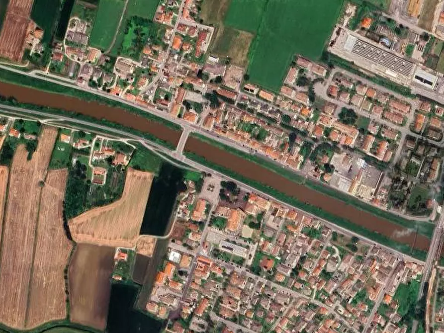 Immagine 9 di Stabile in vendita  in Via Giuseppe Mazzini  a Pontelongo