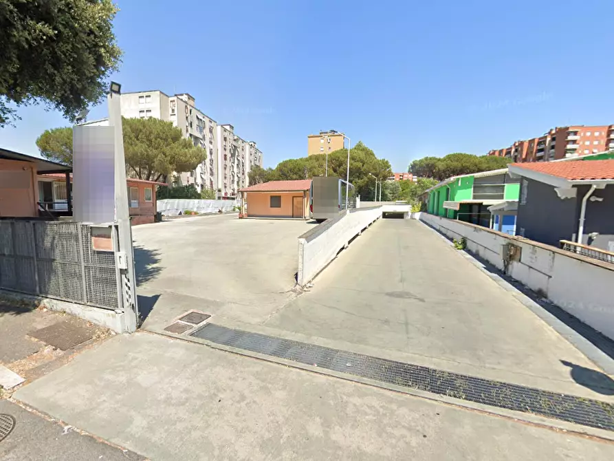 Immagine 6 di Garage in vendita  in via di Grotta di Gregna a Roma
