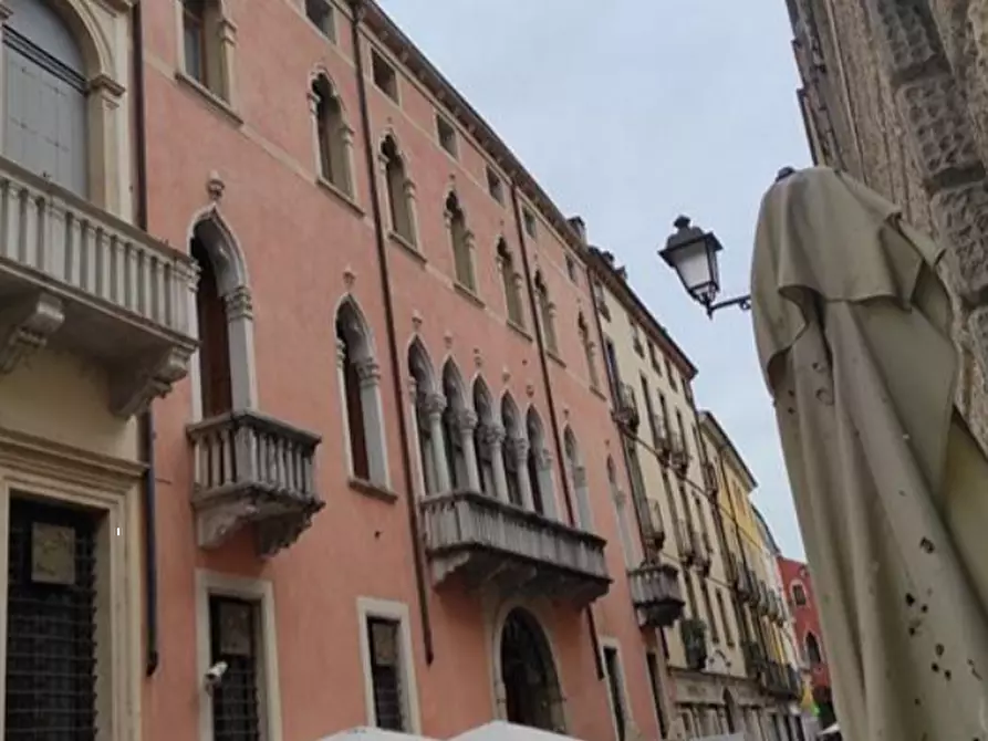 Immagine 1 di Appartamento in vendita  in Contrà Cantarane a Vicenza