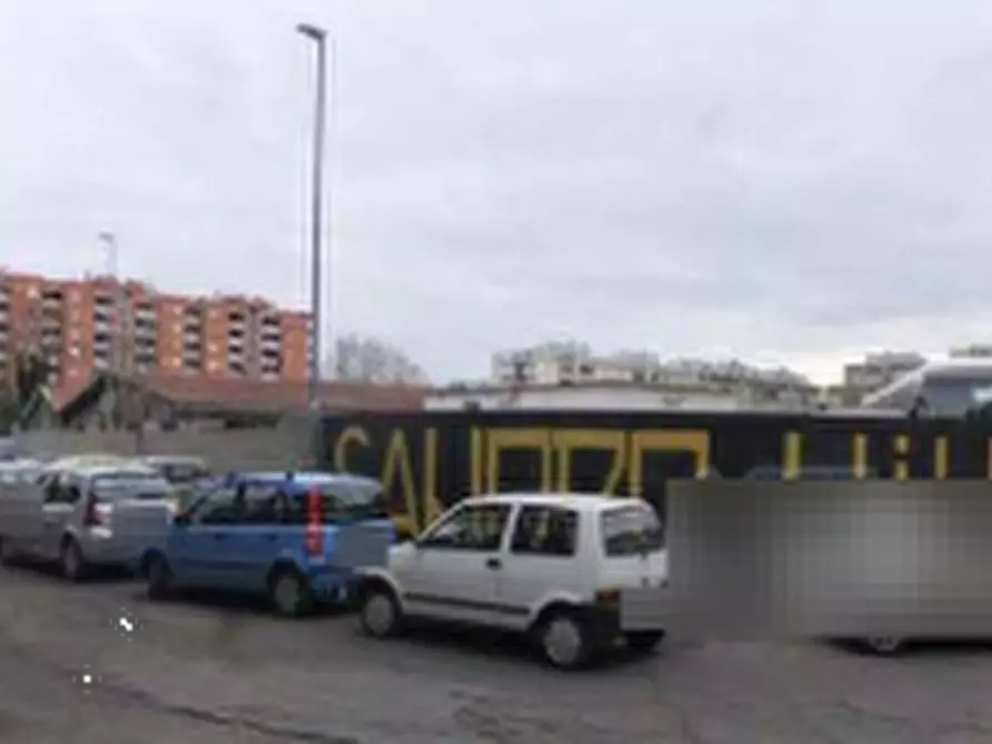 Immagine 11 di Garage in vendita  in via di Grotta di Gregna a Roma