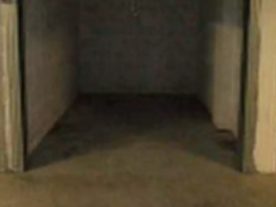 Immagine 2 di Garage in vendita  in via di Grotta di Gregna a Roma