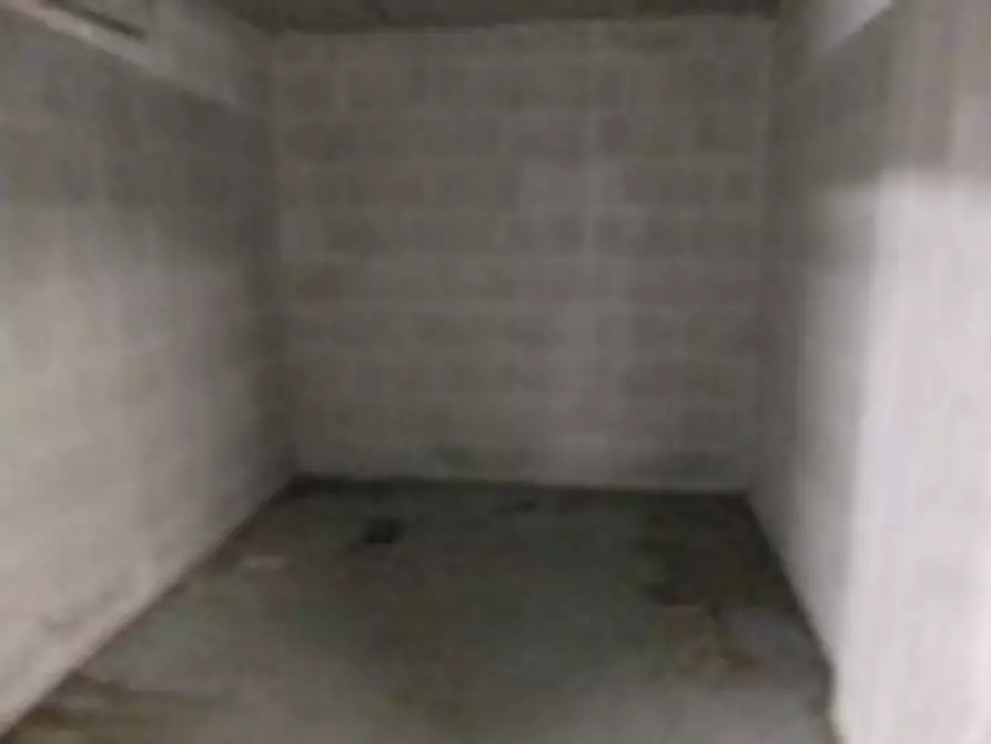 Immagine 3 di Garage in vendita  in via di Grotta di Gregna a Roma