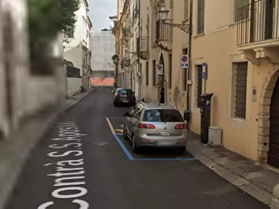 Immagine 7 di Appartamento in vendita  in Contrà Santi Apostoli a Vicenza