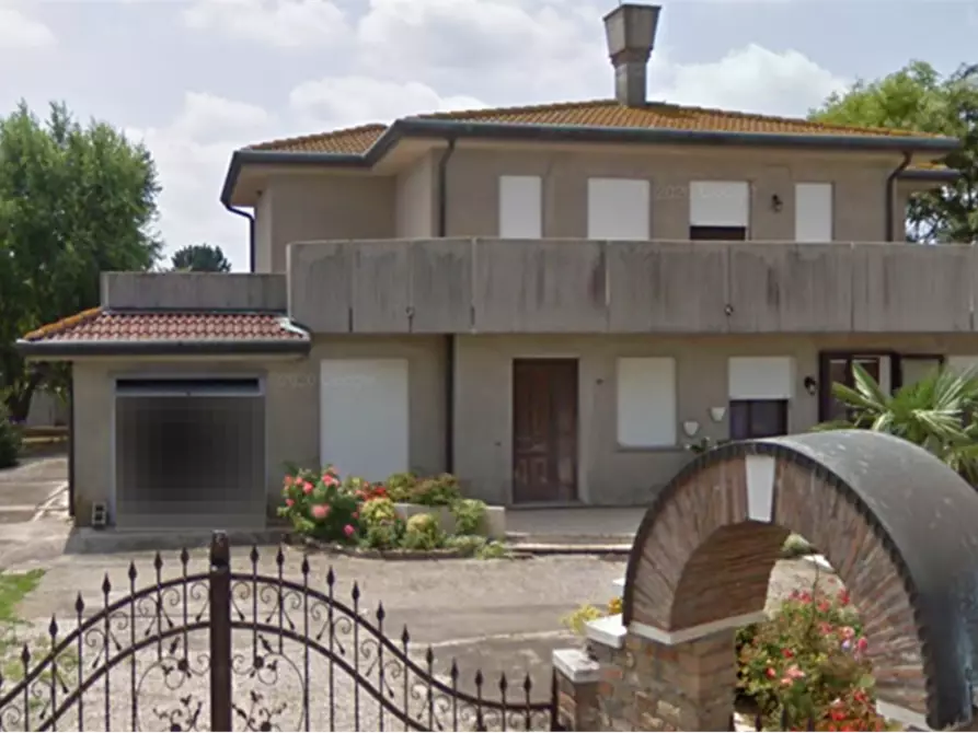 Immagine 1 di Porzione di villa in vendita  in Via Canove  a Correzzola