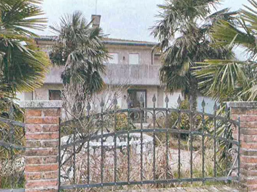 Immagine 11 di Porzione di villa in vendita  in Via Canove  a Correzzola