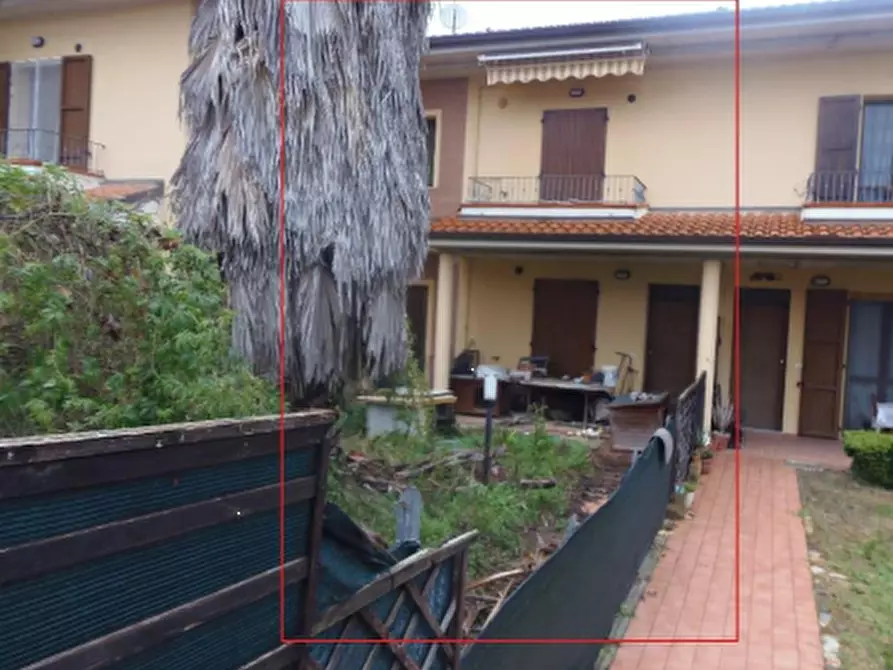 Immagine 12 di Appartamento in vendita  in Via Cornacchiara a Borghi