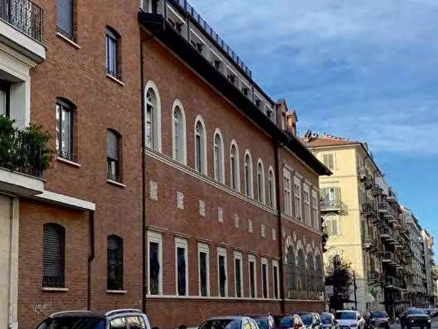 Immagine 4 di Appartamento in vendita  in Corso Raffaello a Torino