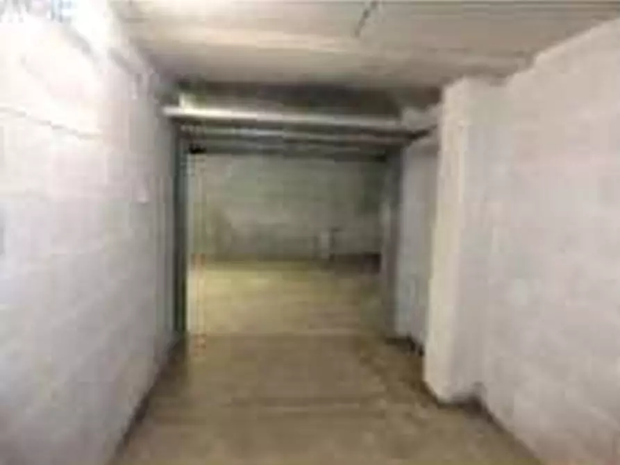 Immagine 3 di Garage in vendita  in Via di Grotta di Gregna a Roma