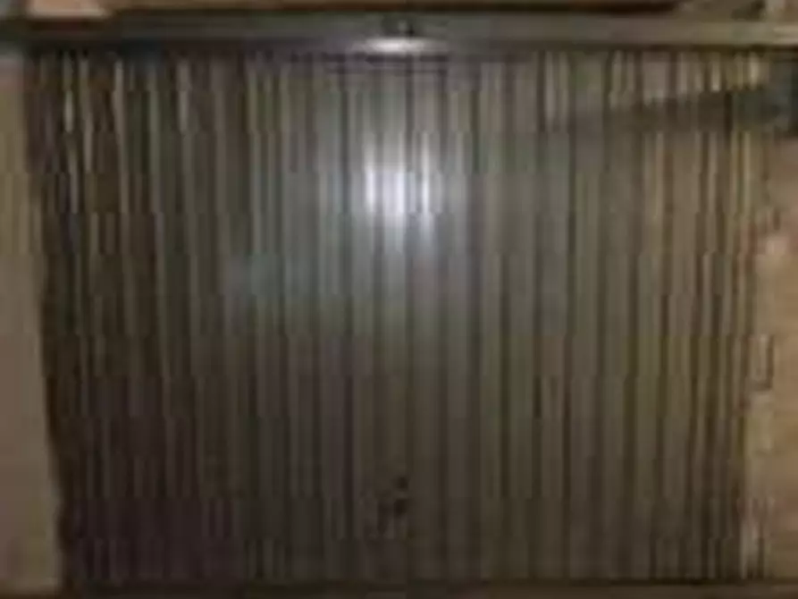Immagine 1 di Garage in vendita  in Via di Grotta di Gregna a Roma