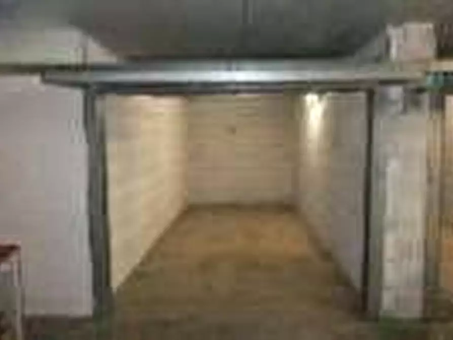 Immagine 2 di Garage in vendita  in Via di Grotta di Gregna a Roma