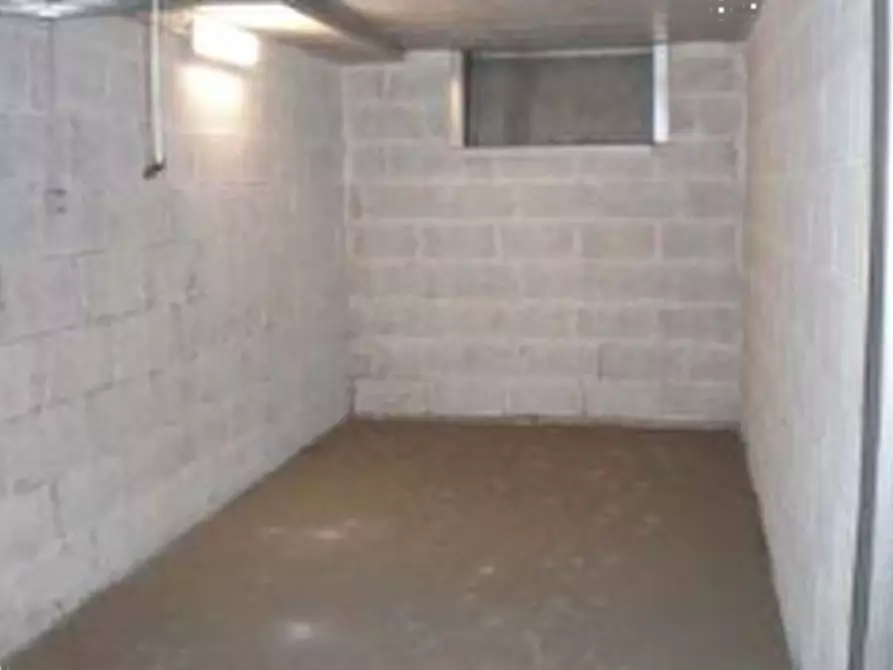 Immagine 2 di Garage in vendita  in Via Grotta di Gregna  a Roma