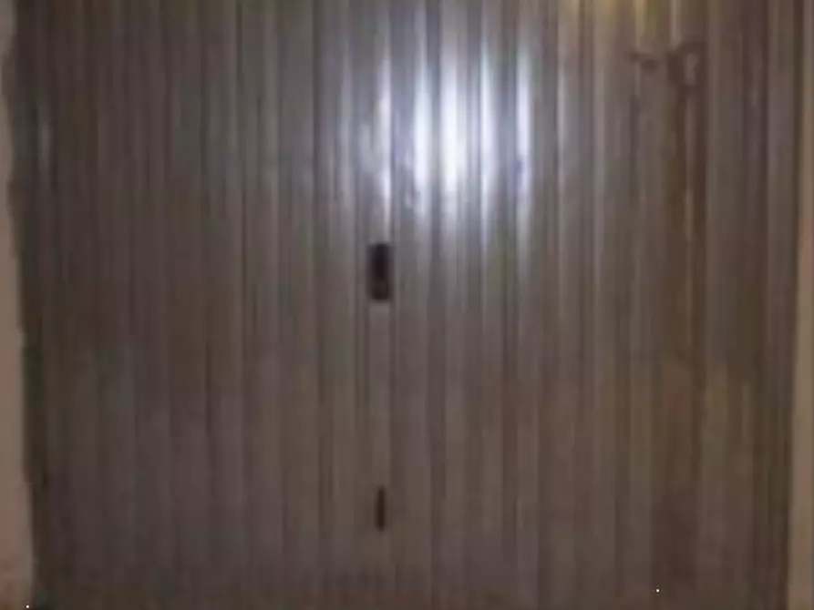 Immagine 1 di Garage in vendita  in Via di Grotta di Gregna a Roma
