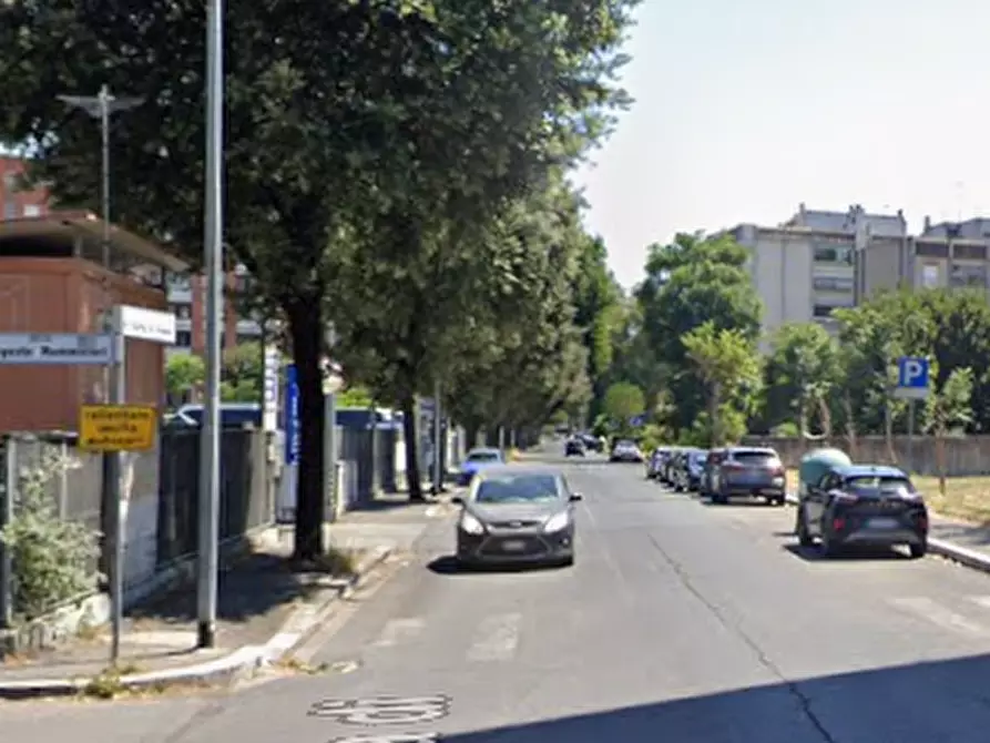 Immagine 6 di Garage in vendita  in Via di Grotta di Gregna a Roma