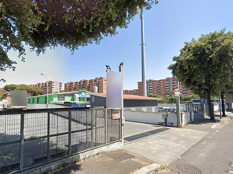 Immagine 5 di Garage in vendita  in via di Grotta di Gregna a Roma