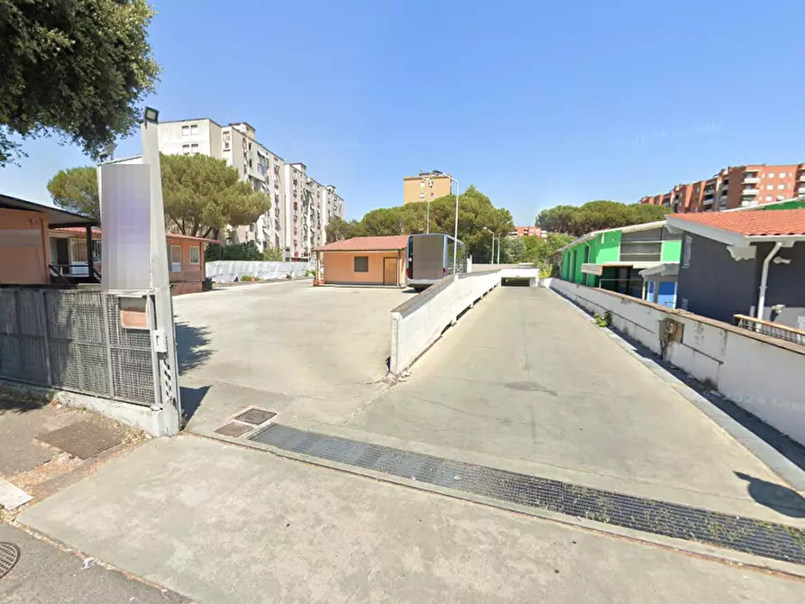 Immagine 6 di Garage in vendita  in via di Grotta di Gregna a Roma
