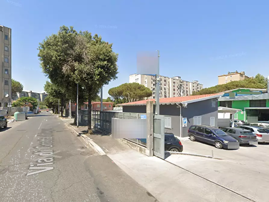 Immagine 9 di Garage in vendita  in via di Grotta di Gregna a Roma