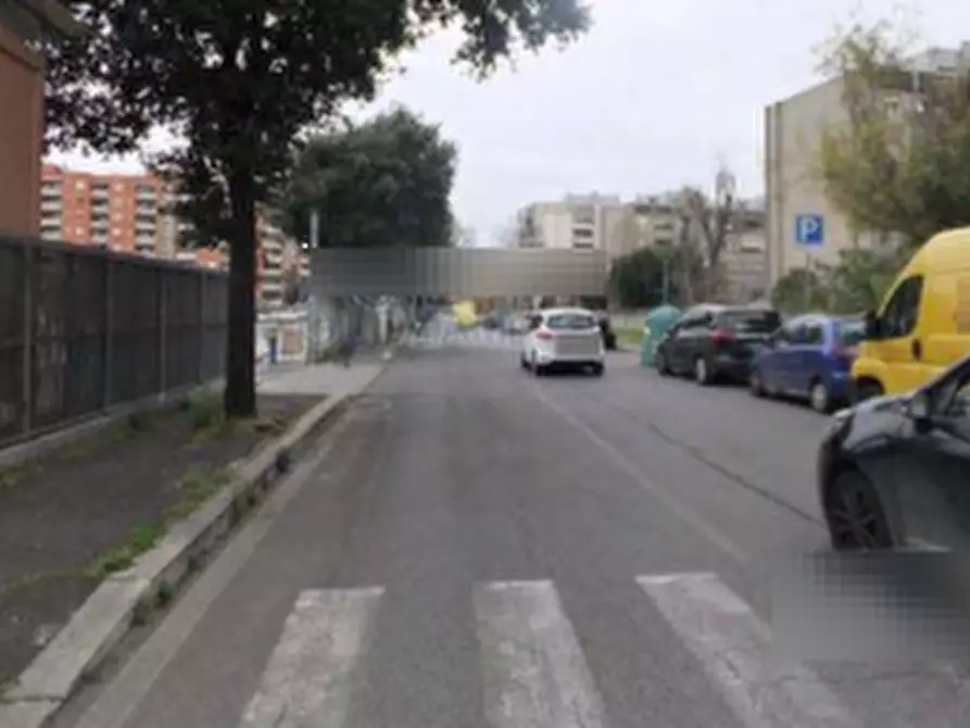 Immagine 13 di Garage in vendita  in via di Grotta di Gregna a Roma