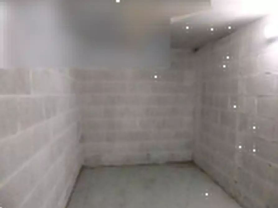 Immagine 3 di Garage in vendita  in via di Grotta di Gregna a Roma