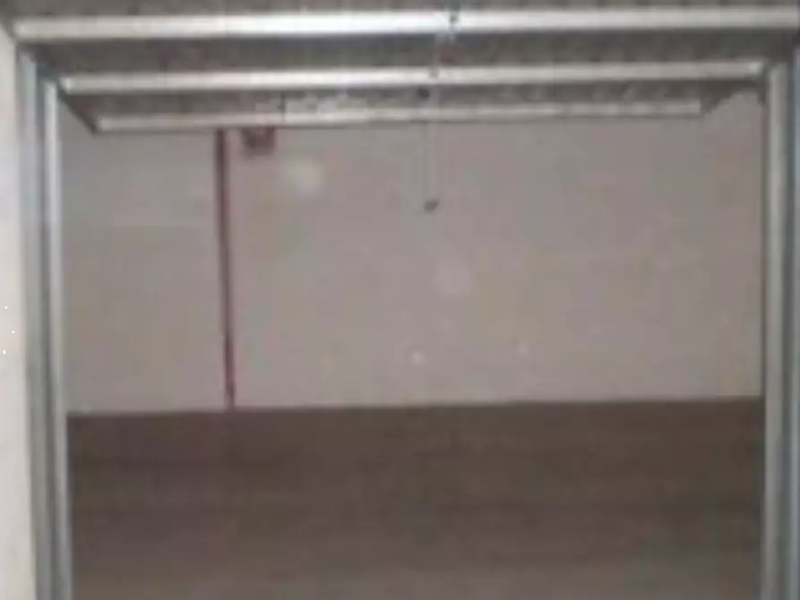 Immagine 3 di Garage in vendita  in Via di Grotta di Gregna a Roma