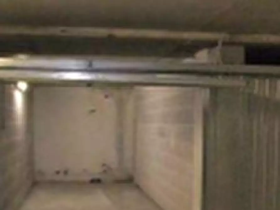 Immagine 12 di Garage in vendita  in Via di Grotta di Gregna a Roma