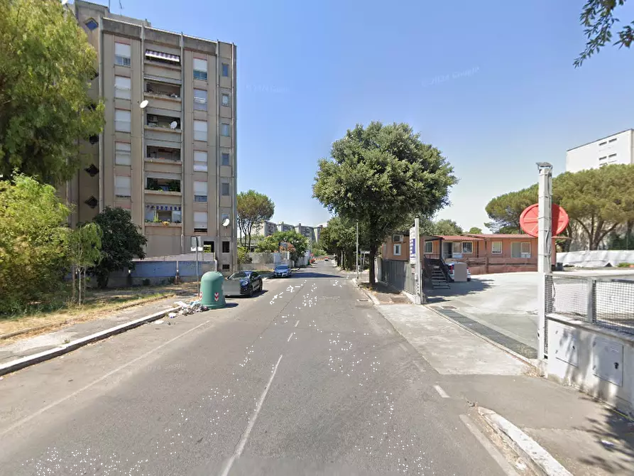 Immagine 9 di Garage in vendita  in via di Grotta di Gregna  a Roma