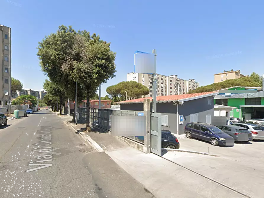 Immagine 12 di Garage in vendita  in via di Grotta di Gregna  a Roma