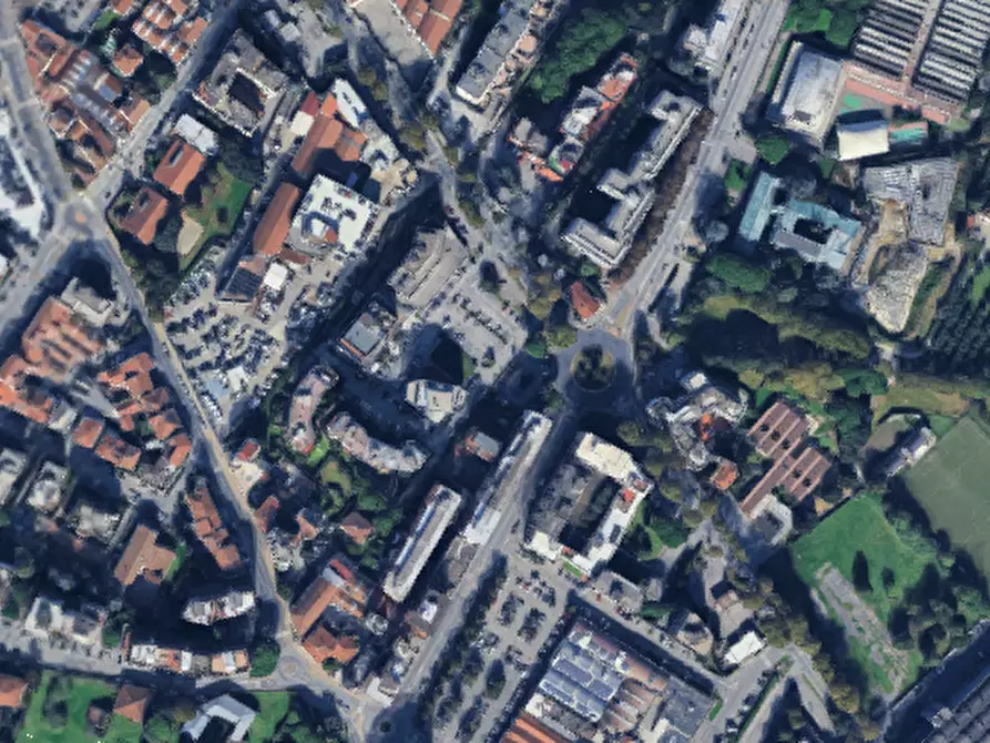 Immagine 8 di Posto auto in vendita  in  Viale Montegrappa a Prato