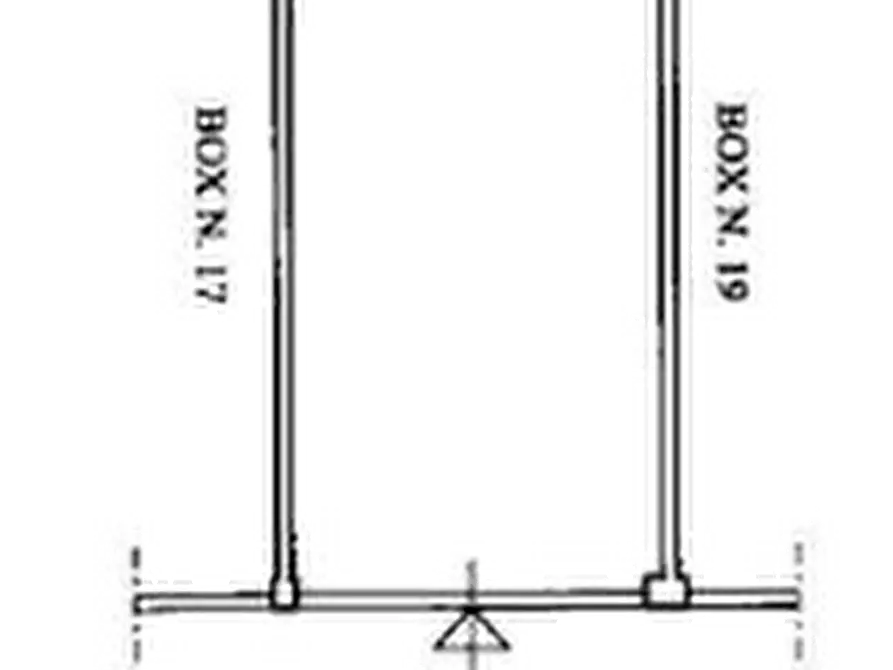 Immagine 10 di Garage in vendita  in via di Grotta di Gregna a Roma