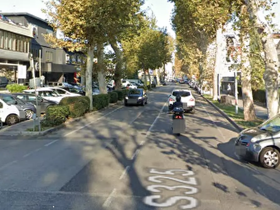 Immagine 5 di Posto auto in vendita  in Viale Montegrappa a Prato