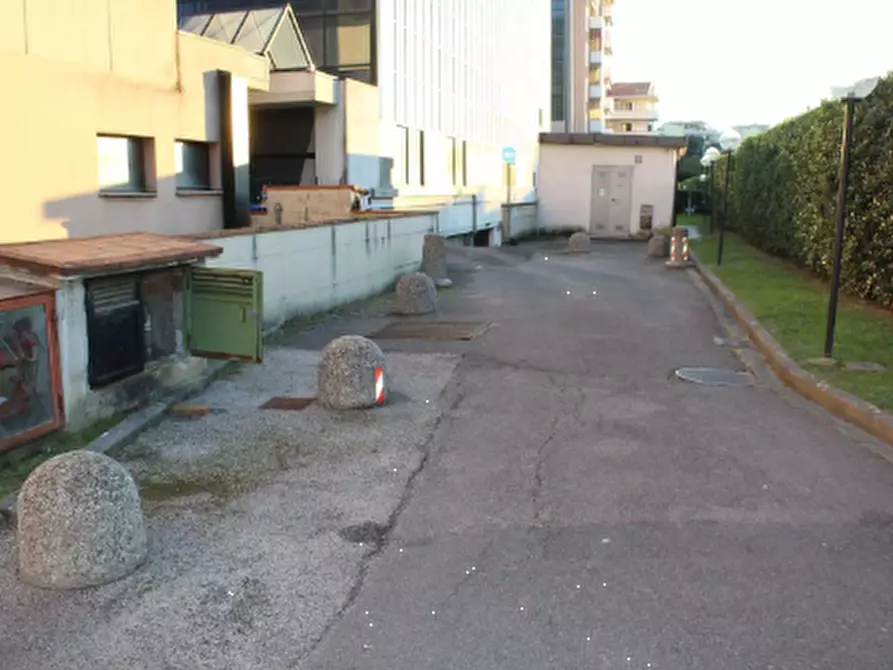 Immagine 3 di Posto auto in vendita  in Viale Montegrappa a Prato