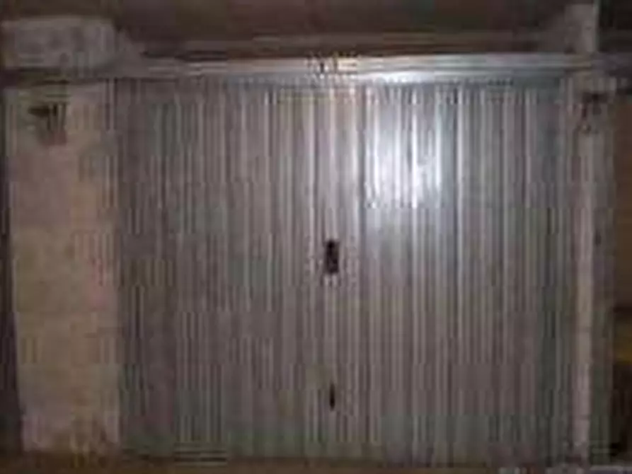 Immagine 1 di Garage in vendita  in Via di Grotta di Gregna a Roma