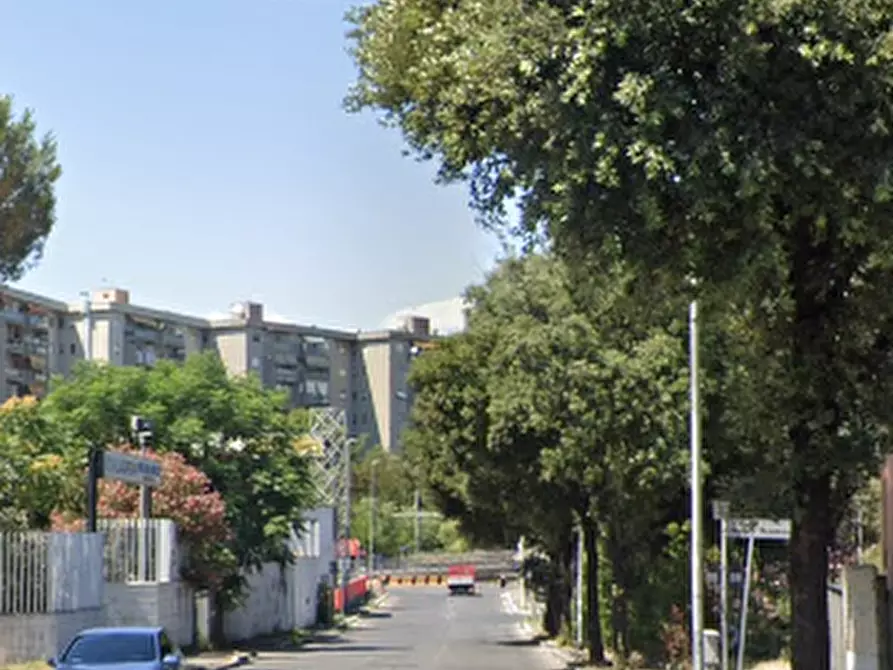 Immagine 2 di Garage in vendita  in via di Grotta di Gregna a Roma