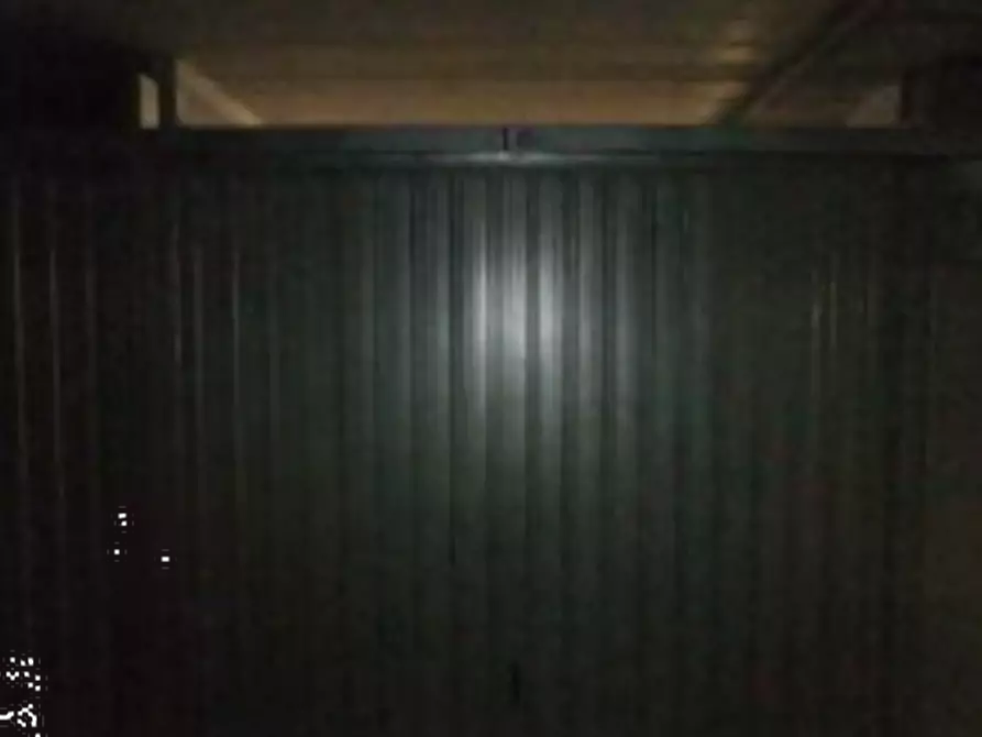 Immagine 1 di Garage in vendita  in via di Grotta di Gregna a Roma