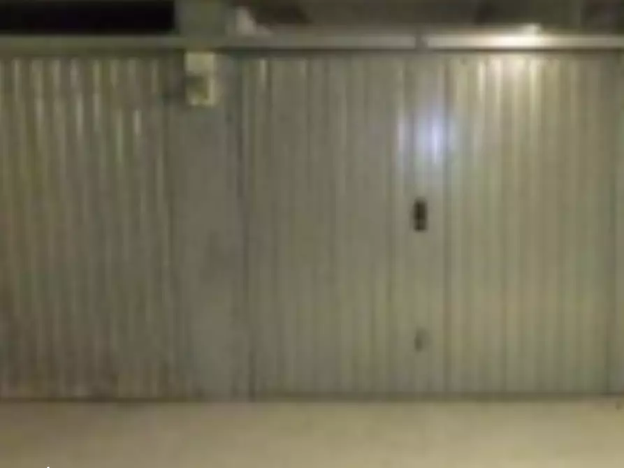 Immagine 1 di Garage in vendita  in Via di Grotta di Gregna a Roma