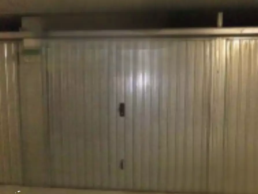 Immagine 2 di Garage in vendita  in Via di Grotta di Gregna a Roma