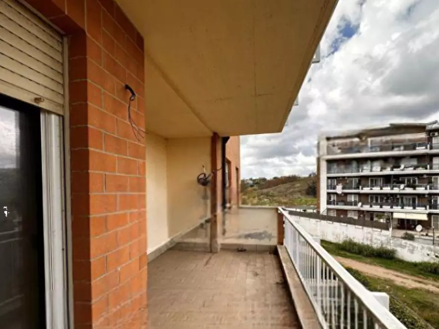 Immagine 3 di Appartamento in vendita  in Via Decimomannu a Roma