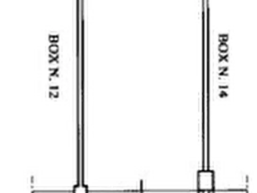Immagine 10 di Garage in vendita  in via di Grotta di Gregna a Roma