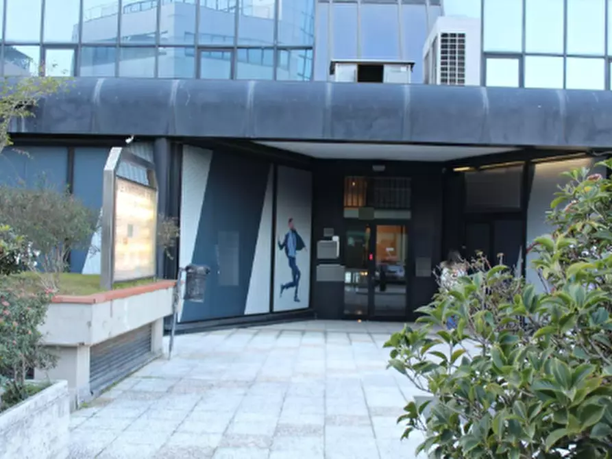 Immagine 4 di Posto auto in vendita  in Viale Montegrappa a Prato