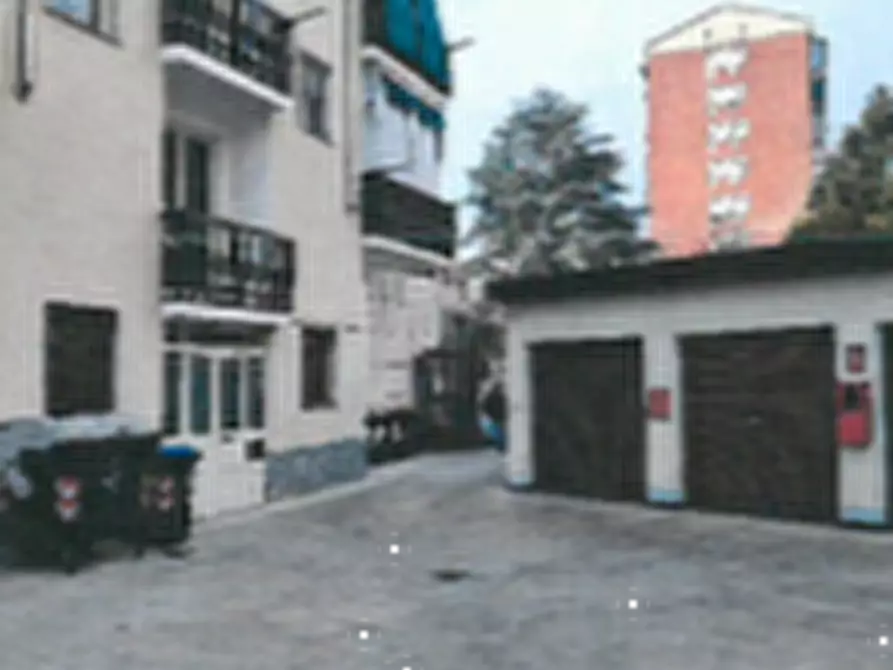 Immagine 10 di Garage in vendita  in via Guido Reni a Torino
