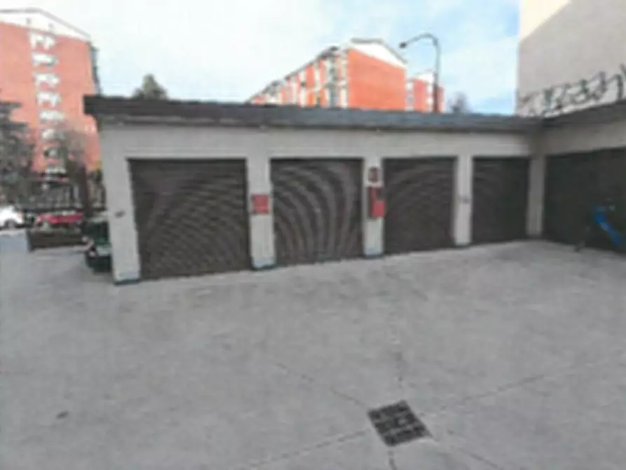 Immagine 15 di Garage in vendita  in via Guido Reni a Torino