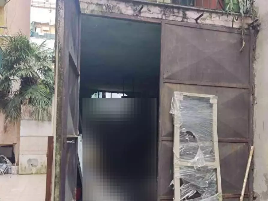 Immagine 2 di Magazzino in vendita  in Via Cottolengo a Torino