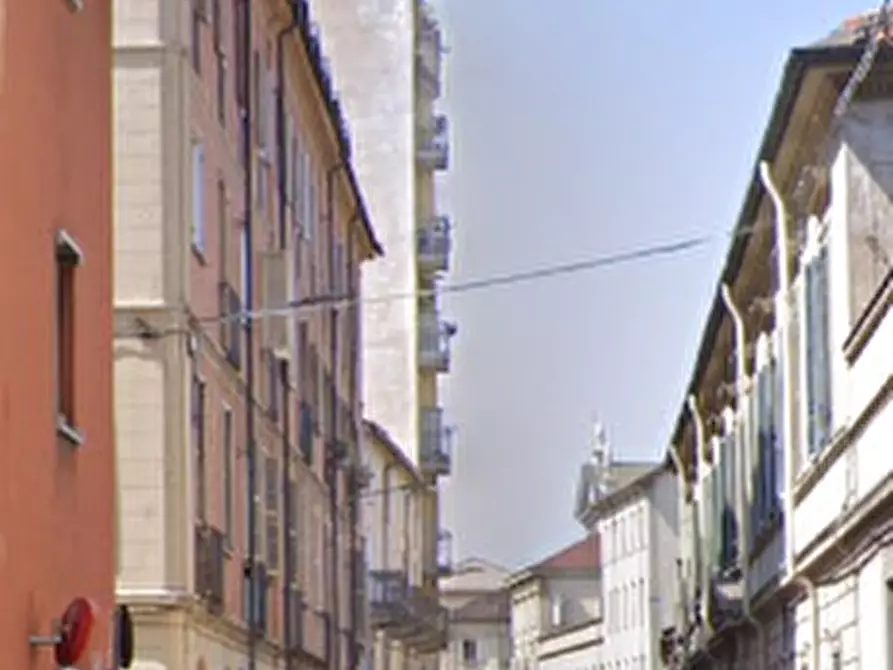 Immagine 8 di Magazzino in vendita  in Via Cottolengo a Torino