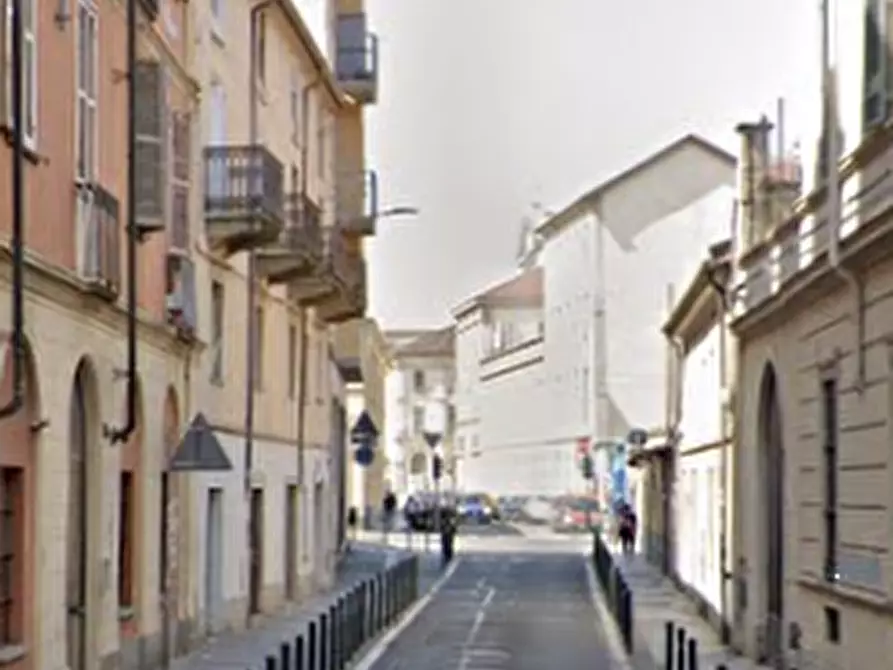 Immagine 11 di Magazzino in vendita  in Via Cottolengo a Torino